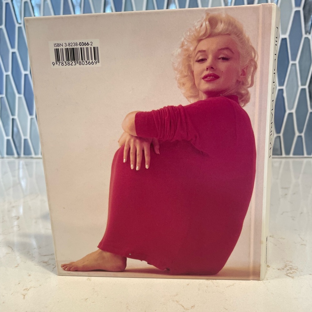 Milton’s Marilyn 💋 - Picture 3 of 5